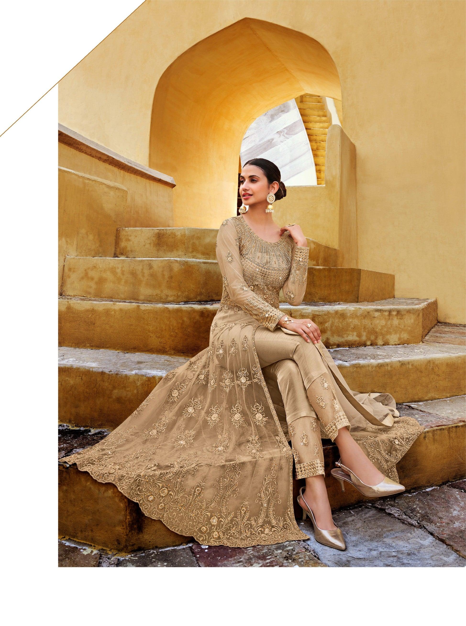 20 Most Stylish Indo-Western Engagement Dresses To Inspire Your Own First  Public Ceremony! | Bride reception dresses, Engagement dress for bride, Engagement  gowns