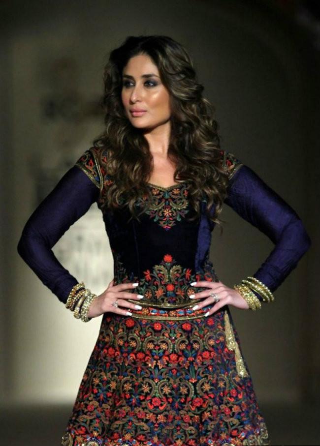 Kareena Kapoor Navy Blue Gown