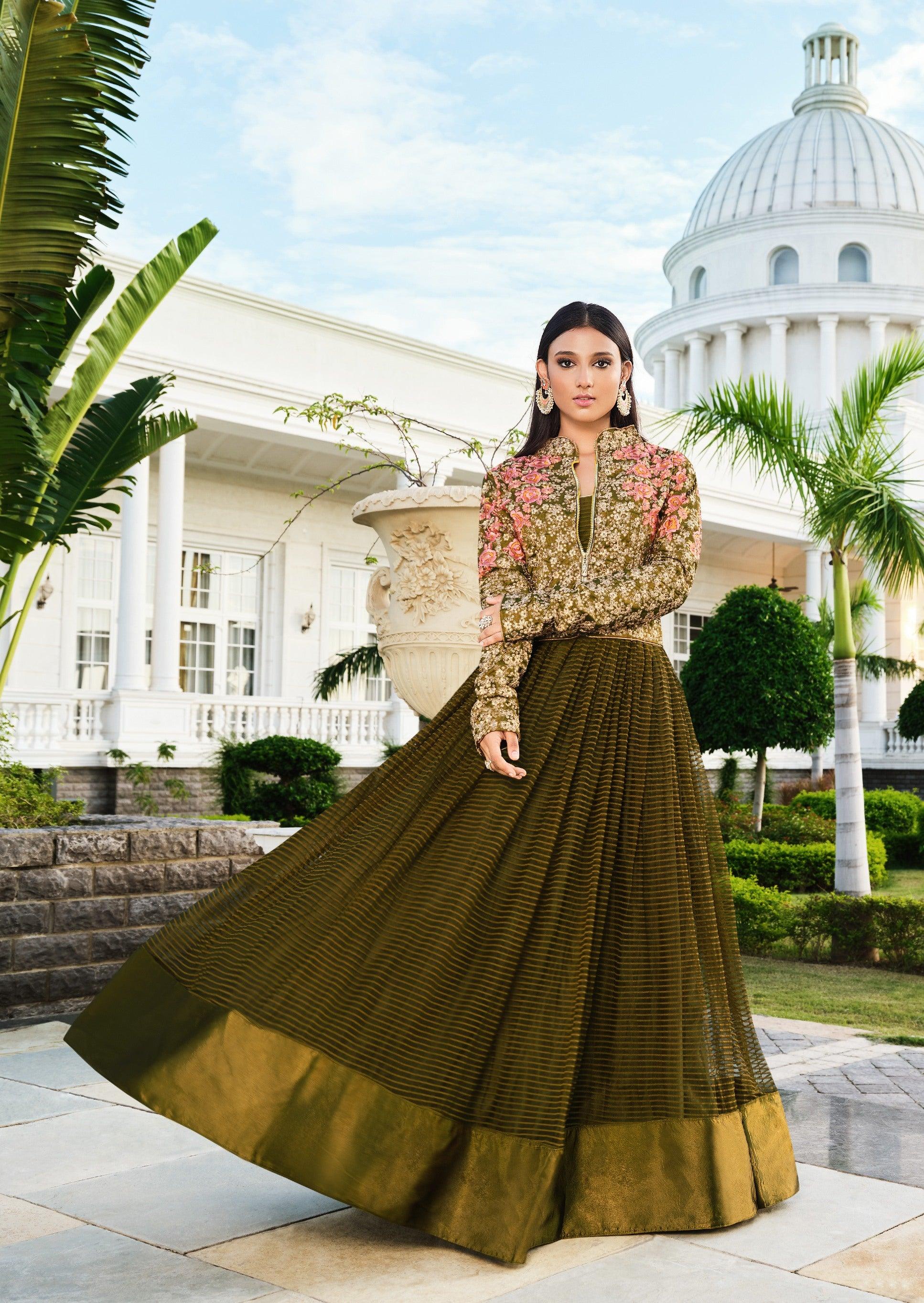 Aggregate 142+ green indo western gown best
