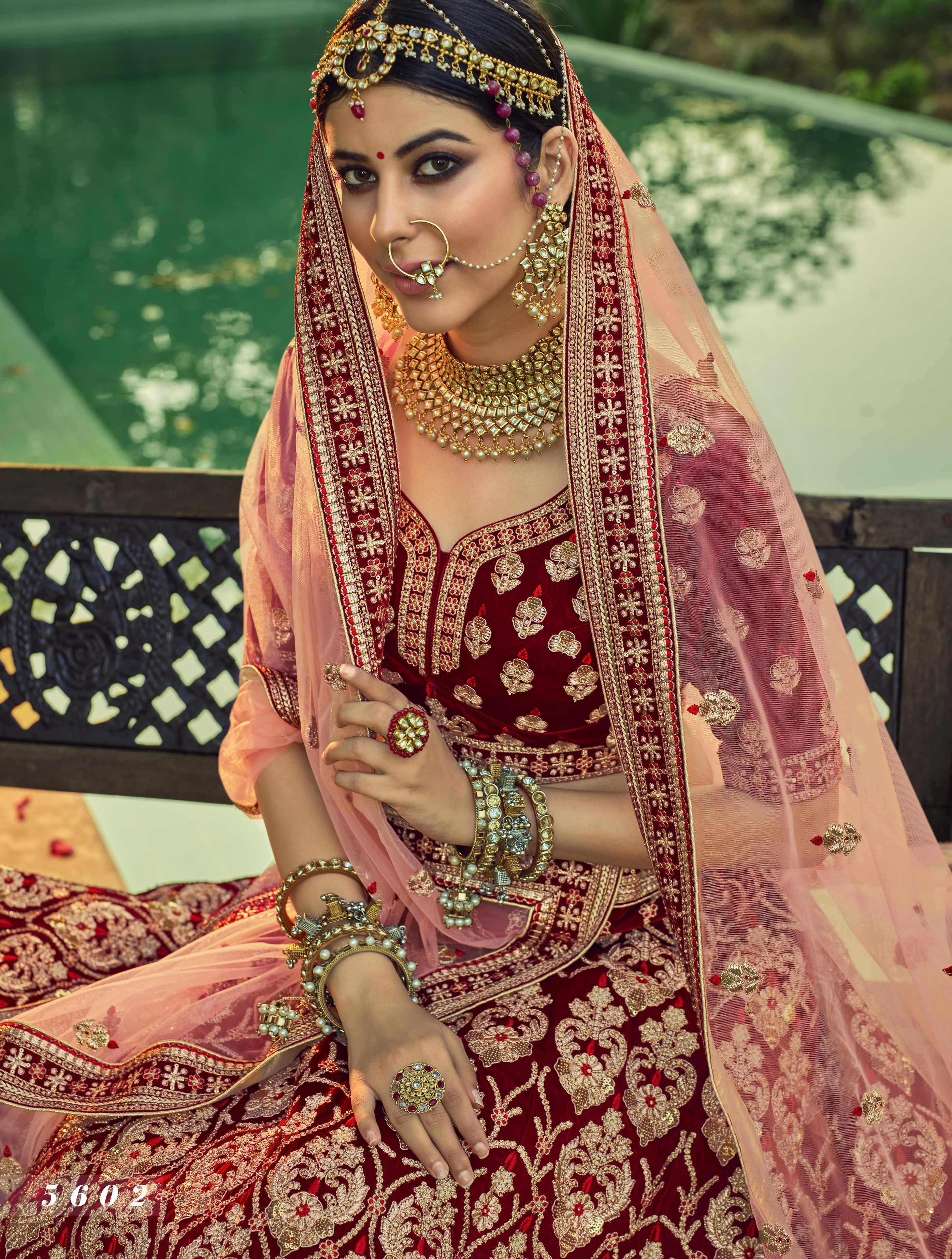 Contrasting Jewellery Ideas To Pair & Wear With Your Red Lehenga! |  WedMeGood